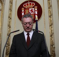 El Gobierno insiste en que retira la reforma porque "busca el consenso" y agradece a Gallardón su trabajo