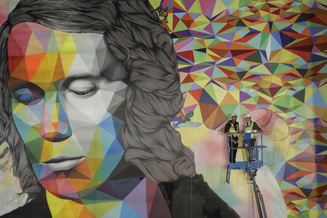 Mural sobre Paco de Lucía en la estación de Metro que lleva su nombre