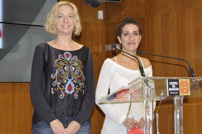 Patricia Luquin y Paloma Lafuente, de IU-Aragón. 