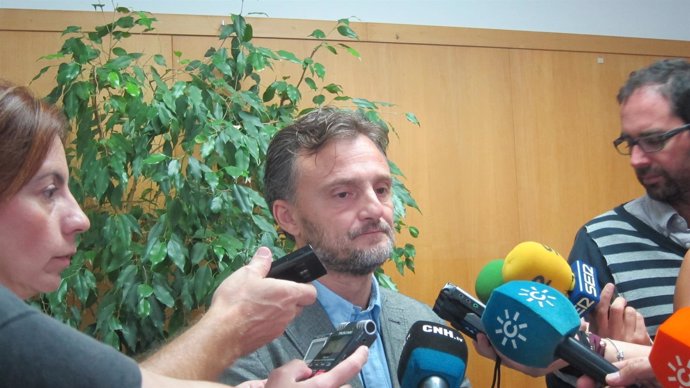 El delegado de la Junta en Huelva, José Fiscal.