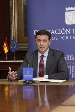 García hace balance del destino 'Costa de Almería' y el servicio provincial 