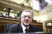 Gallardón formaliza su marcha del Congreso donde puede relevarle la directora de gabinete del jefe de Gabinete de Rajoy