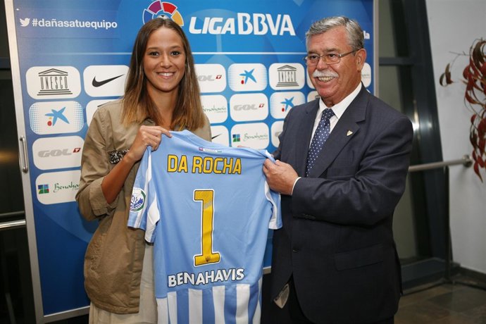 El Málaga Club De Fútbol Reconoce A La Nadadora Malagueña Duane Da Rocha