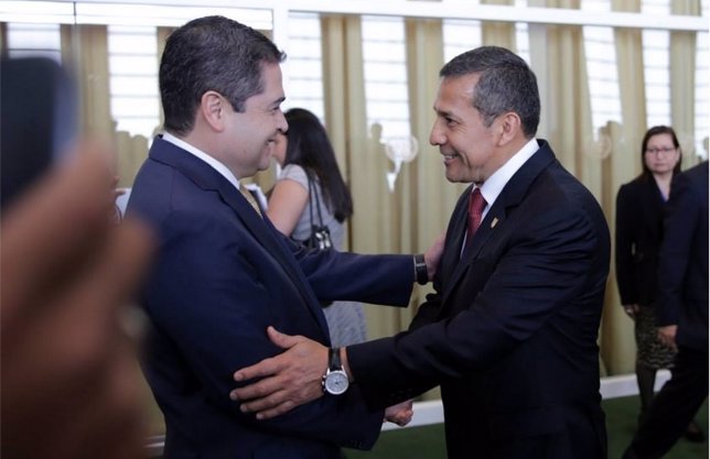 Los presidentes de Honduras y Perú 