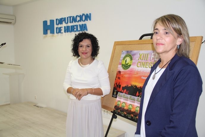 La diputada María Eugenia Limón y la alcaldesa de San Silvestre de Guzmán. 