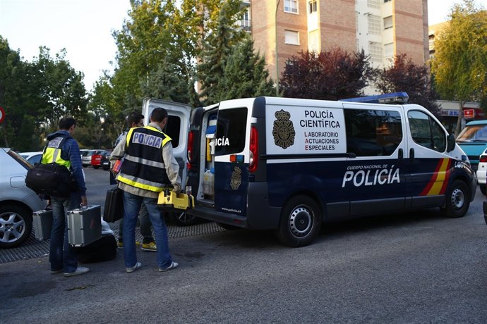 Policía científica en la casa del pederasta de Ciudad Lineal