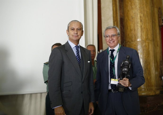 Arsenio Fernández de Mesa entrega los Premios Duque de Ahumada