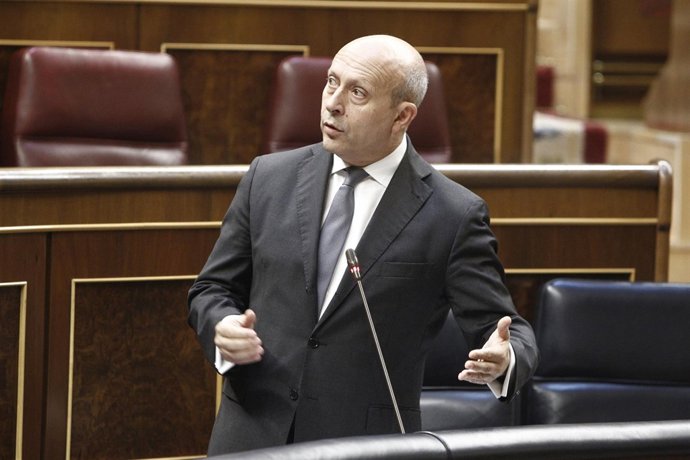 José Ignacio Wert, ministro de Educación, en el hemiciclo