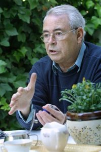 Susana Díaz traslada su pésame a la familia de Aparicio, que "dejó en Málaga la huella de muchos proyectos"