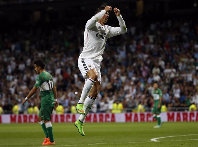 Cristiano Ronaldo celebra un gol ante el Elche
