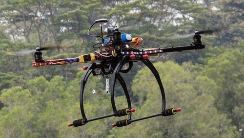 Dron por Michael Khor CC