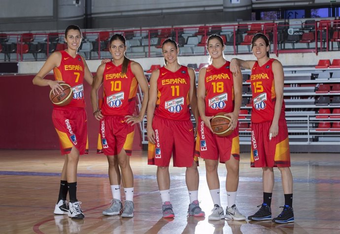 Selección femenina de baloncesto