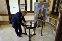 El Ayuntamiento de Málaga concede a Pedro Aparicio la Medalla de la Ciudad y acuerda dedicarle una calle