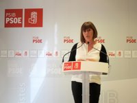 Armengol afirma que Bauzá "se equivoca al cambiar de cara" de Educación, pero no retirar el TIL