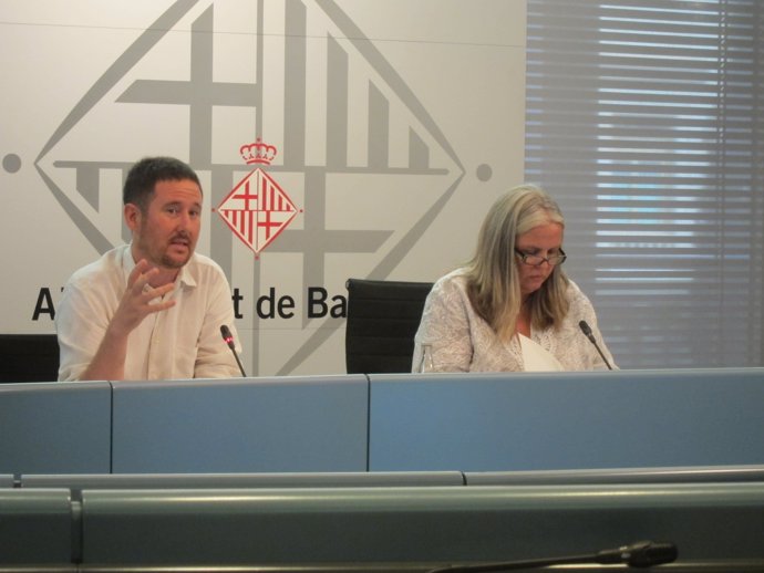 Maite Fandos y Oriol Bonet en rueda de prensa