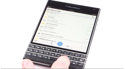 BlackBerry sorprende con Passport: 4,5" y teclado físico táctil
