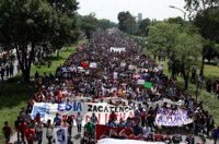 Más de 10.000 estudiantes protestan en México DF contra Instituto Politécnico