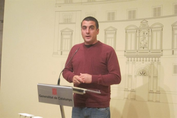 El diputado de la CUP Quim Arrufat comparece tras la firma del 9N