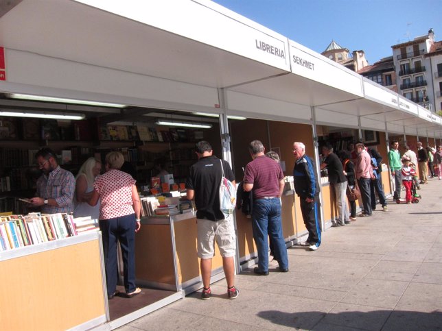 Feria del Libro Antiguo y de Ocasión en la Plaza del Castillo