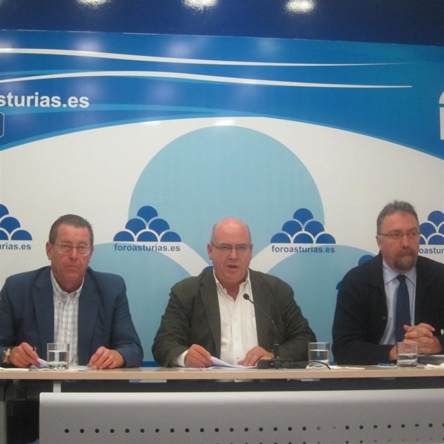 Pelayo Roces, Juan Vega e Isidro Martínez Oblanca