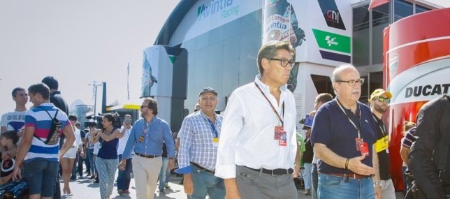 Aliaga visita  el Gran Premio Movistar de Aragón de MotoGP.