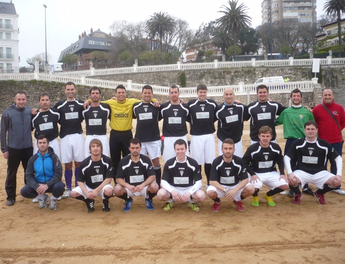 Equipo de fútbol playa Santoña
