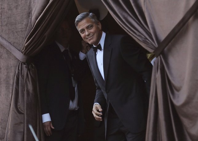 Desfile de famosos, en barca, en la boda de George Clooney 