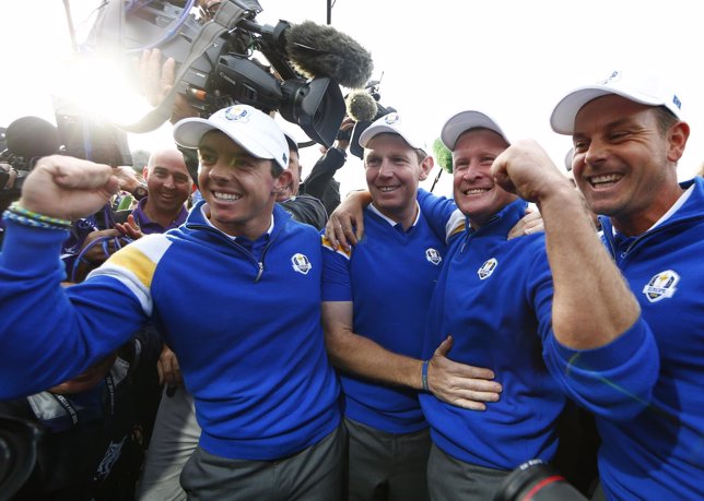  Jamie Donaldson Celebra La Ryder 2014 Con Más Golfistas