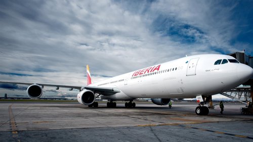 Avión con la nueva imagen de Iberia