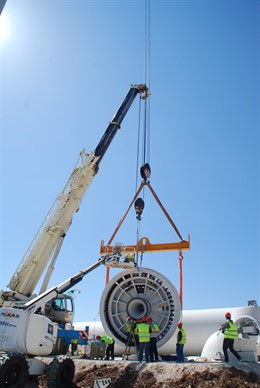 Instalación de un aerogenerador en Padul