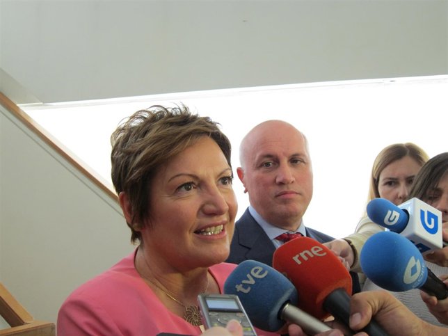 La conselleira de Sanidade con el gerente del Sergas