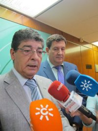 Valderas pone como plazo máximo para la nueva concertación social "los tres o cuatro primeros meses" del próximo año