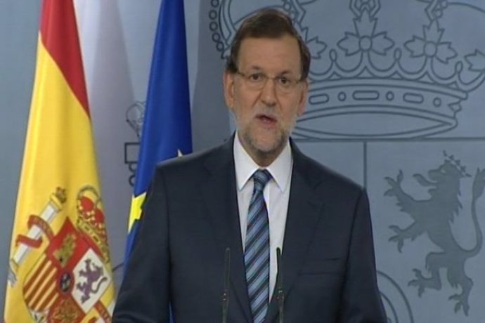 Rajoy advierte a Mas y le ofrece dialogar