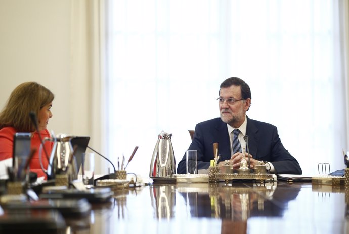 Rajoy en el consejo de ministros extraordinario