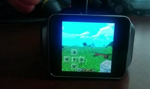 Jugando a Minecraft en su 'smartwatch'