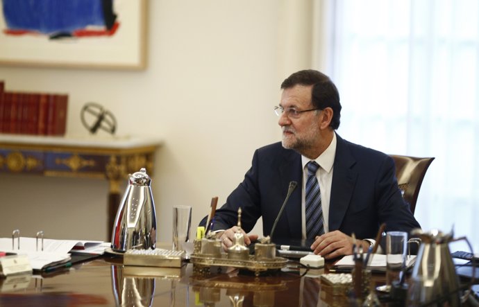 Rajoy en el consejo de ministros extraordinario