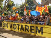 Habrá concentraciones este martes en plazas si el TC suspende el 9N