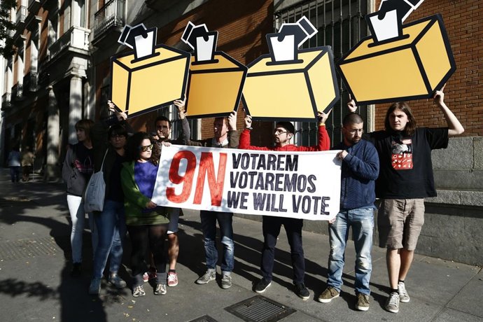 Jóvenes de ERC en el Congreso piden votar en la consulta