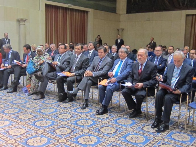 Representantes asturianos y de los países de la Liga Árabe