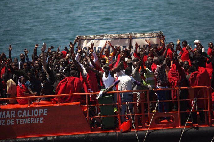 Inmigrantes rescatados Salvamento Marítimo cuando trataban de llegar a España
