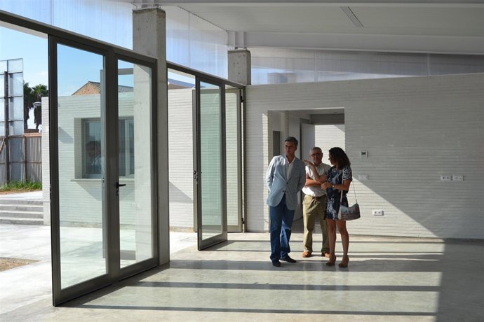 Lorite (izda.) en la ludoteca