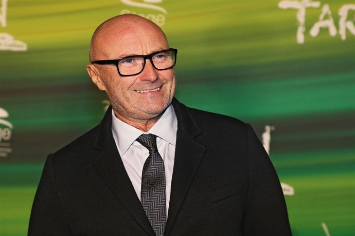 Attends the green carpet arrivals for the Stuttgart Premiere of the musical 'Tar