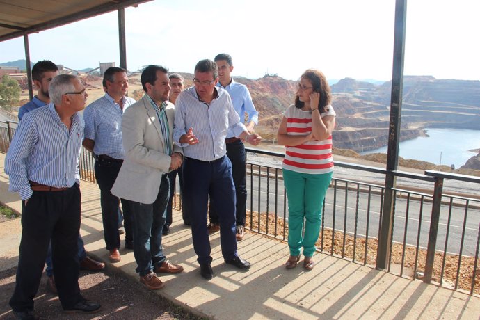 Visita de miembros del PP a Minas de Riotinto. 