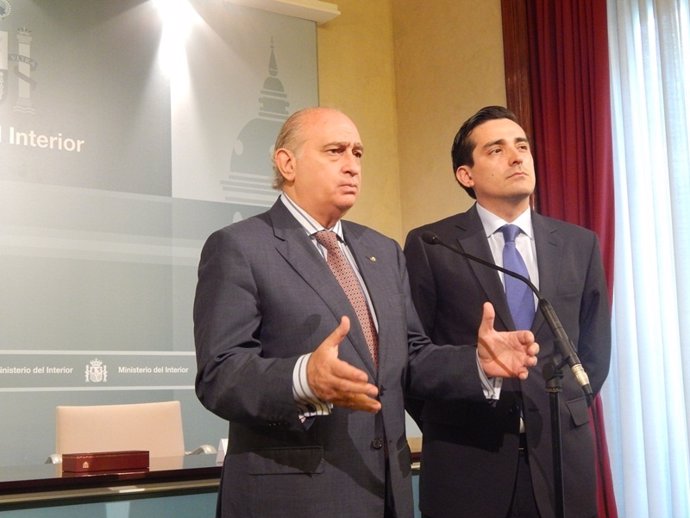 Jorge Fernández Díaz y su homólogo chileno, Rodrigo Peñailillo