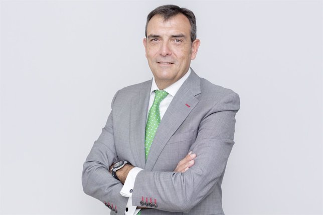Carlos Olivares, nuevo presidente de AEF