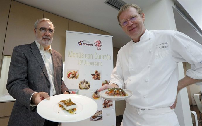 Presentación del anuario de "menús con corazón" 