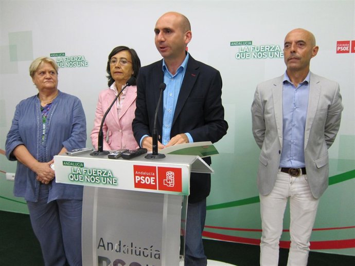 Conejo interviene acompañado por Costa, Aguilar y Hurtado