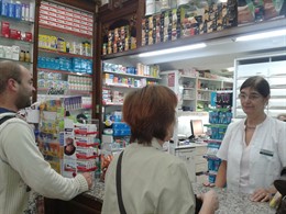 Farmacia de guardia durante el cierre de farmacias en Catalunya