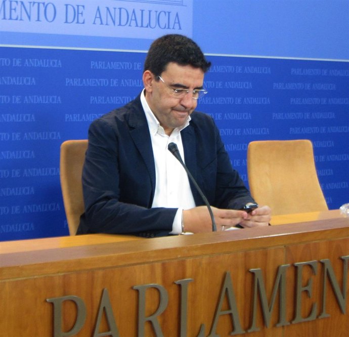 Mario Jiménez, hoy ante los medios