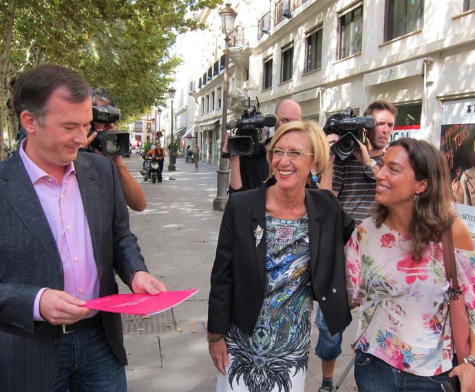 La líder de UPyD, Rosa Díez, durante un acto en Sevilla
